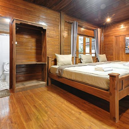 Denchai City Resort เด่นชัยซิตี้ รีสอร์ท Phrae Esterno foto