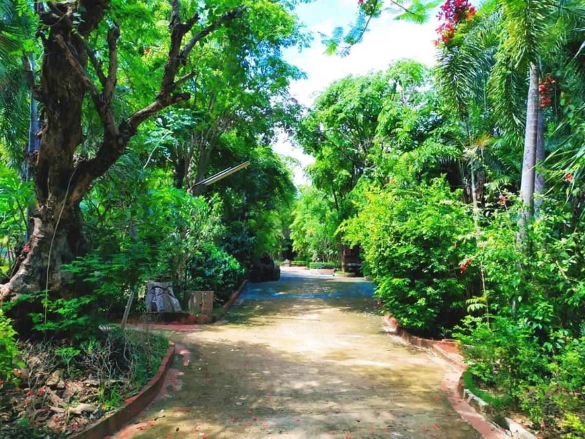 Denchai City Resort เด่นชัยซิตี้ รีสอร์ท Phrae Esterno foto