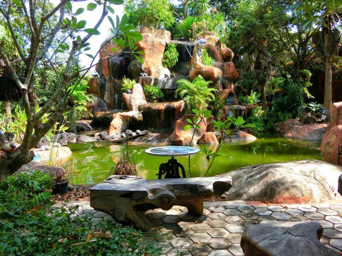 Denchai City Resort เด่นชัยซิตี้ รีสอร์ท Phrae Esterno foto