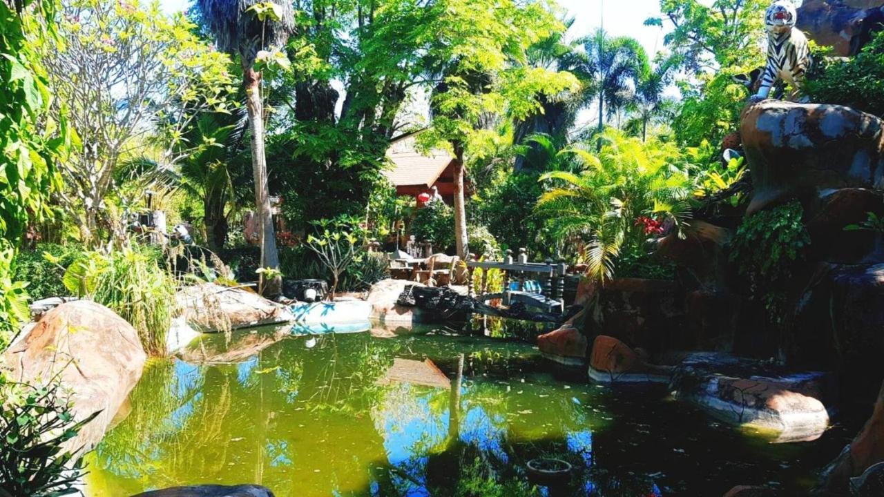 Denchai City Resort เด่นชัยซิตี้ รีสอร์ท Phrae Esterno foto