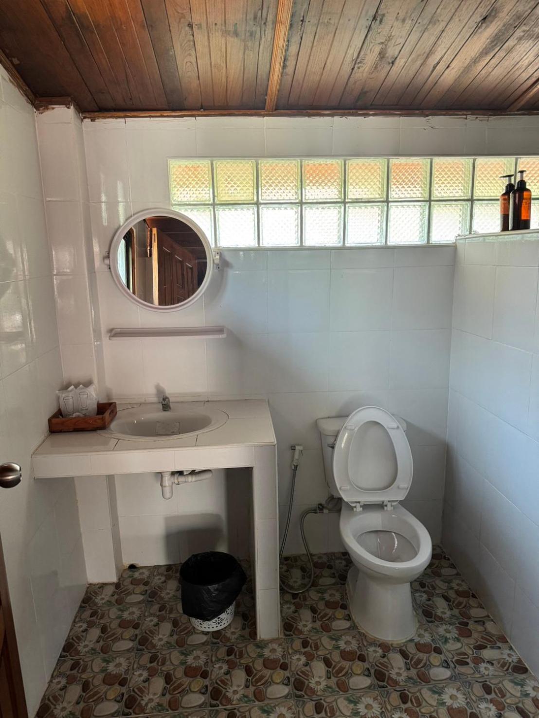 Denchai City Resort เด่นชัยซิตี้ รีสอร์ท Phrae Esterno foto