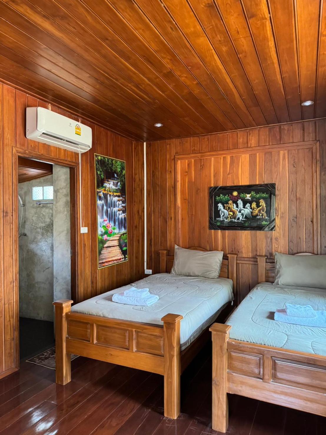 Denchai City Resort เด่นชัยซิตี้ รีสอร์ท Phrae Esterno foto