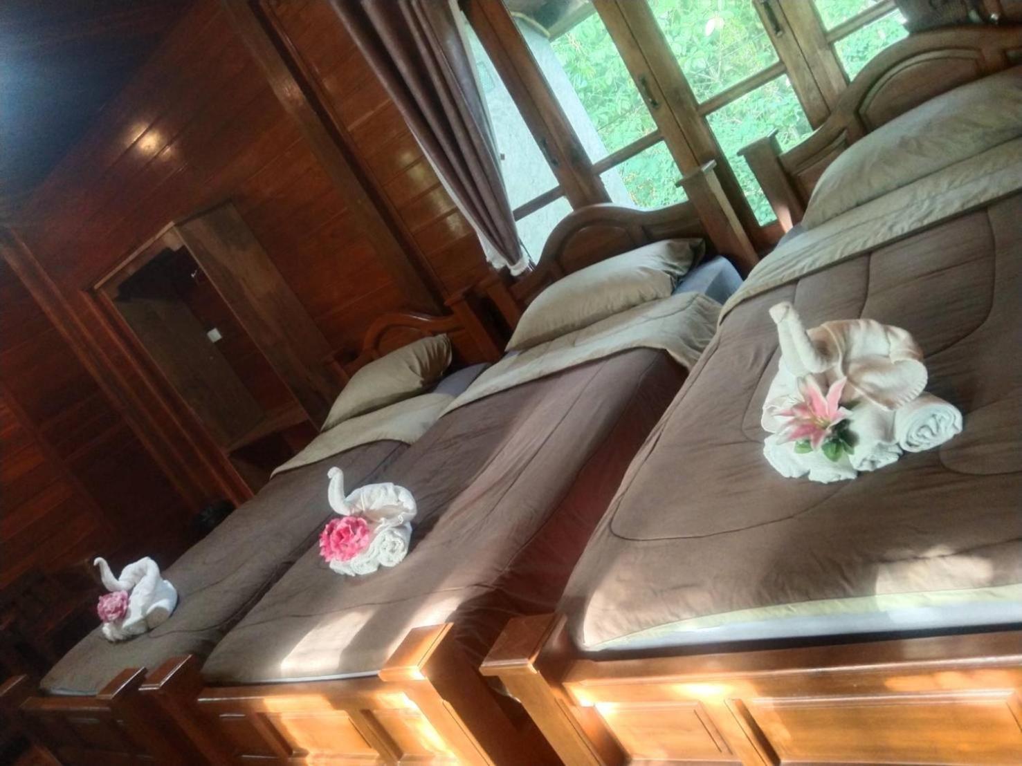 Denchai City Resort เด่นชัยซิตี้ รีสอร์ท Phrae Esterno foto