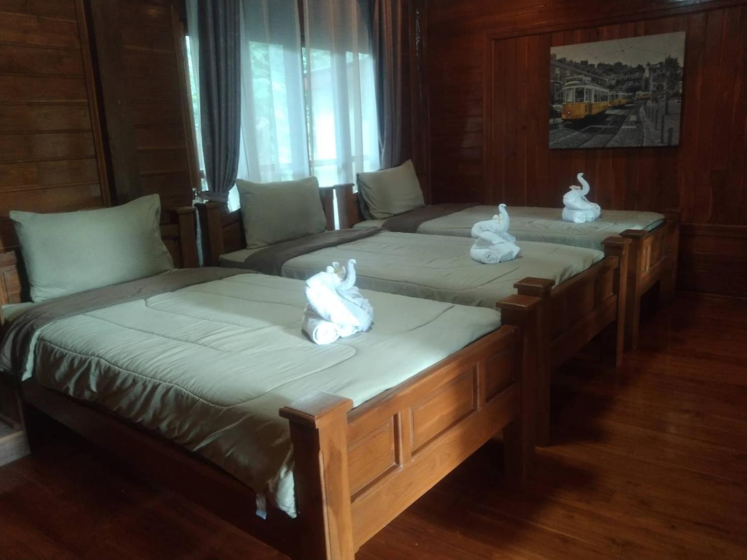 Denchai City Resort เด่นชัยซิตี้ รีสอร์ท Phrae Esterno foto