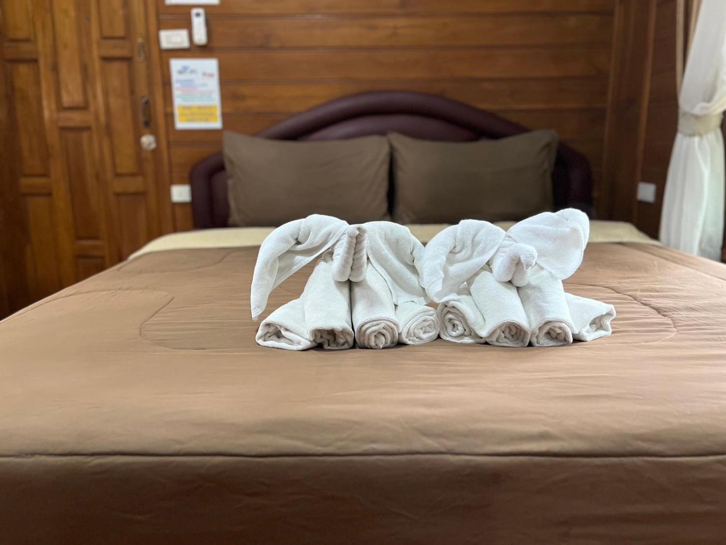 Denchai City Resort เด่นชัยซิตี้ รีสอร์ท Phrae Esterno foto