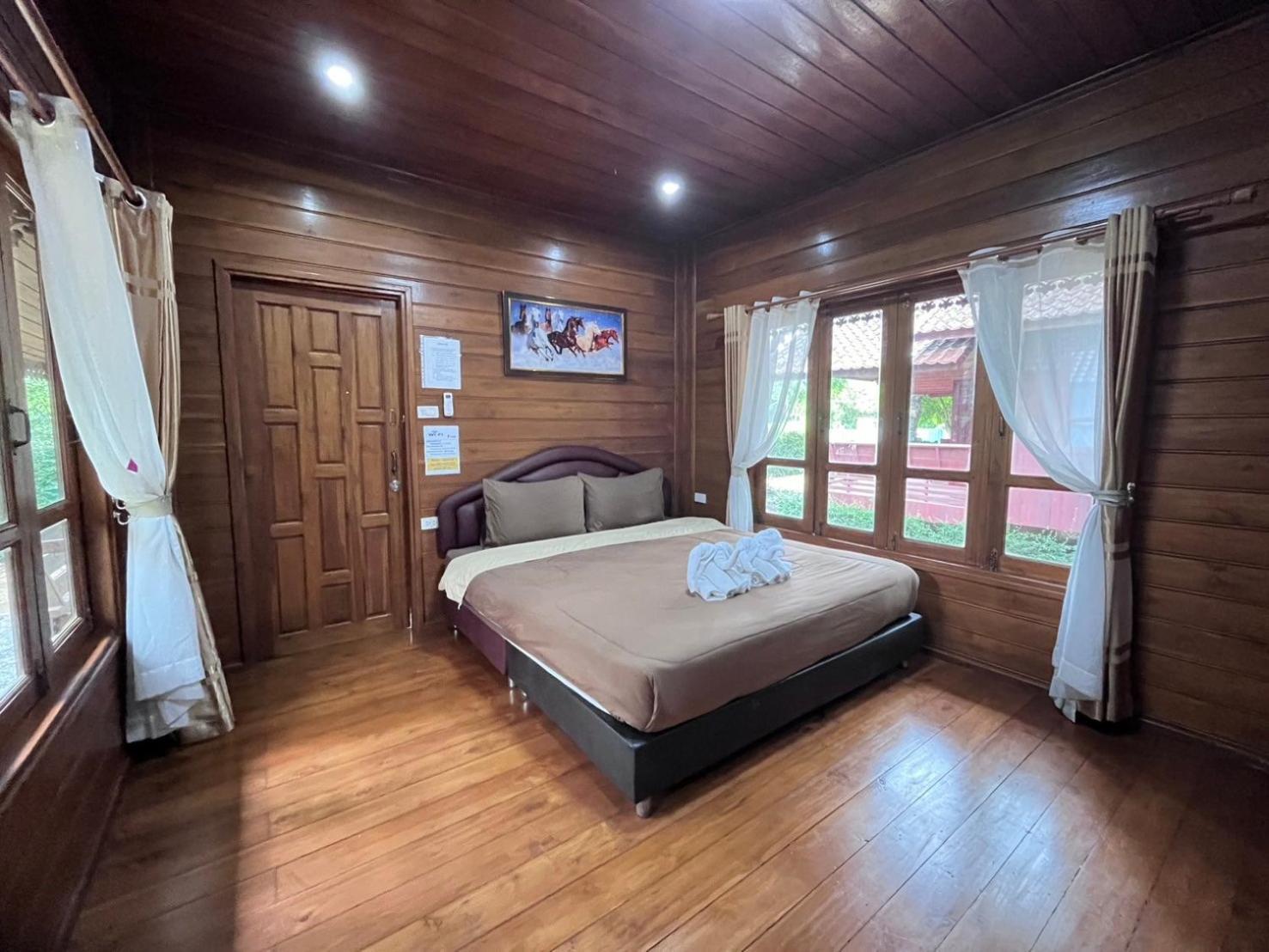 Denchai City Resort เด่นชัยซิตี้ รีสอร์ท Phrae Esterno foto