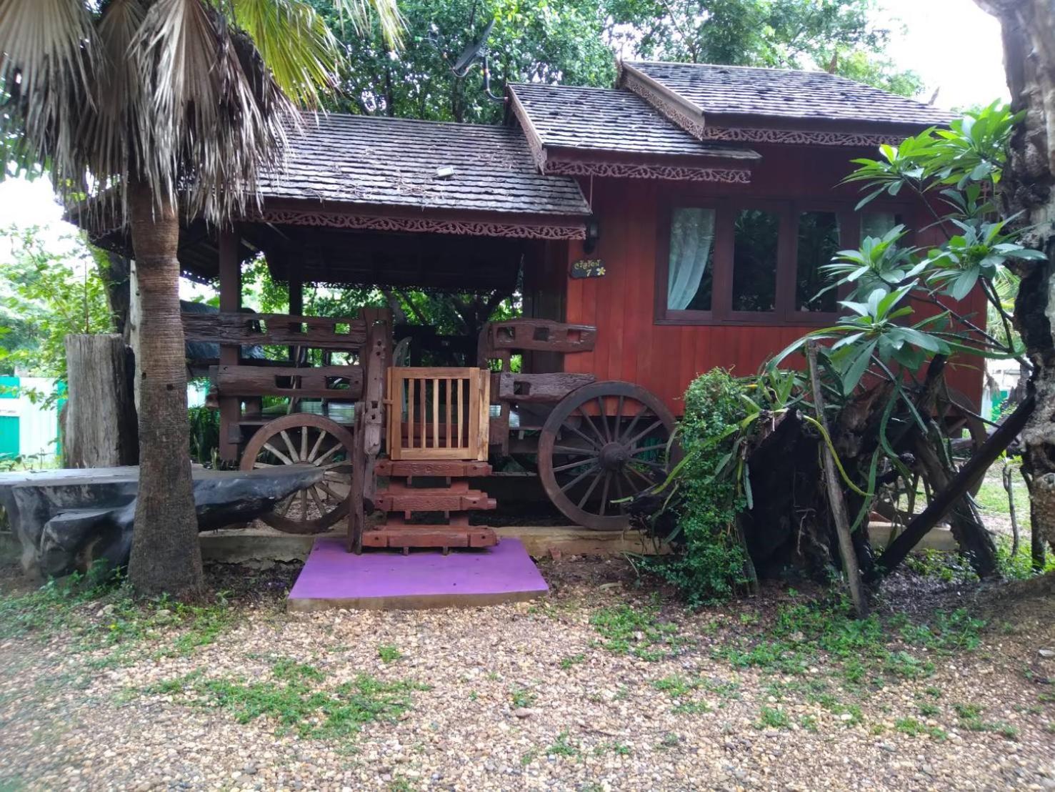 Denchai City Resort เด่นชัยซิตี้ รีสอร์ท Phrae Esterno foto