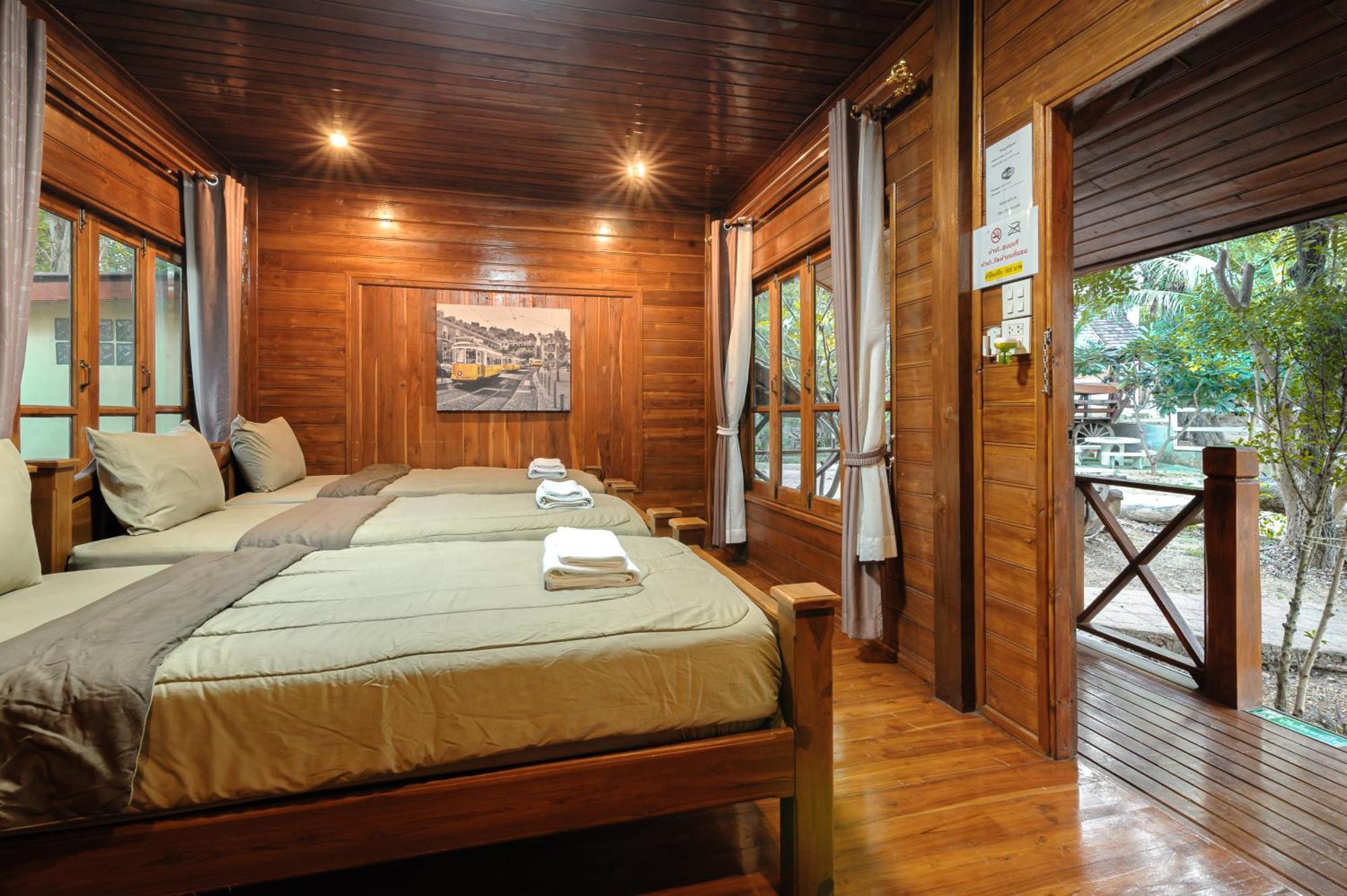 Denchai City Resort เด่นชัยซิตี้ รีสอร์ท Phrae Esterno foto